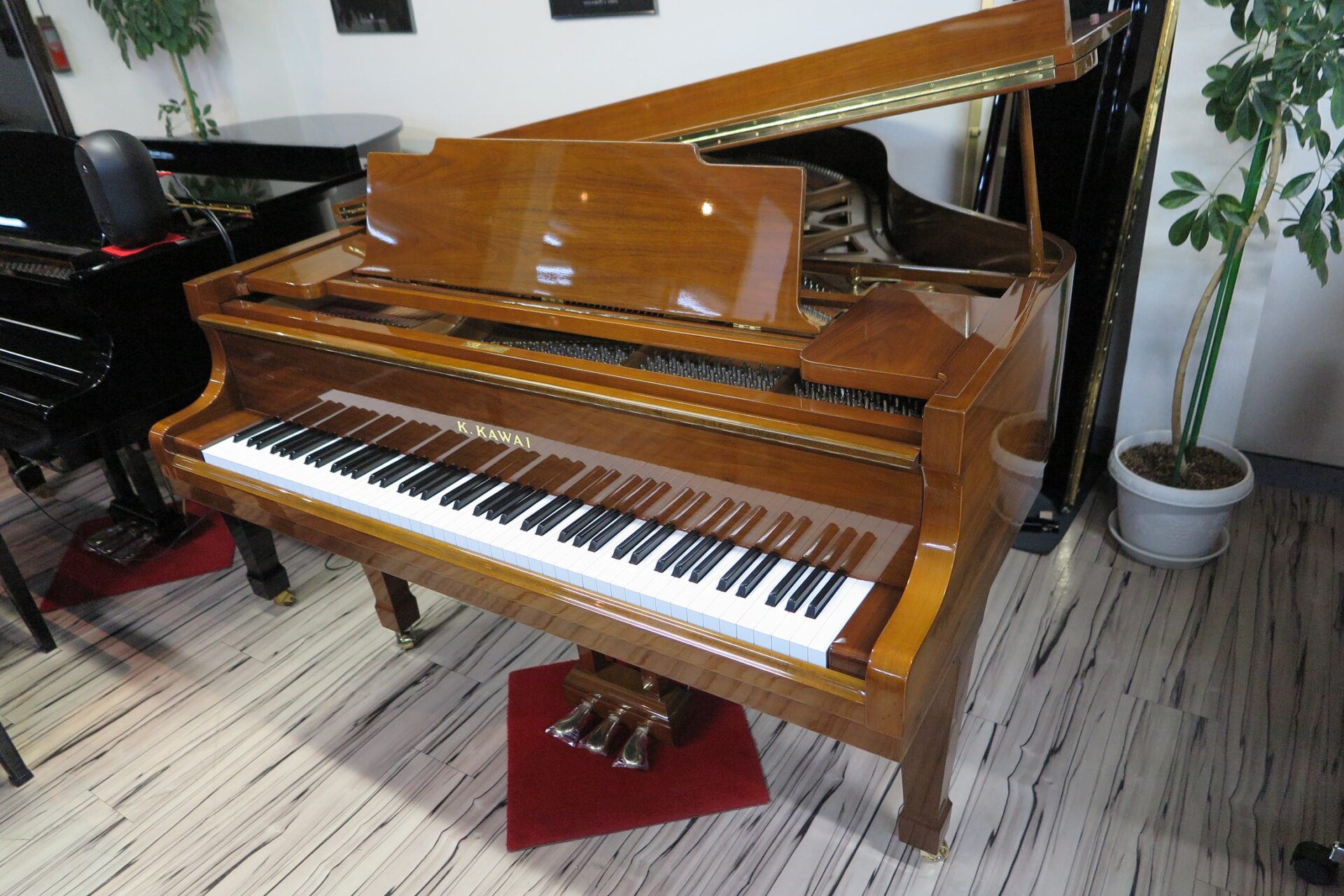 カワイグランド  KG-2C  ウォルナット艶出し