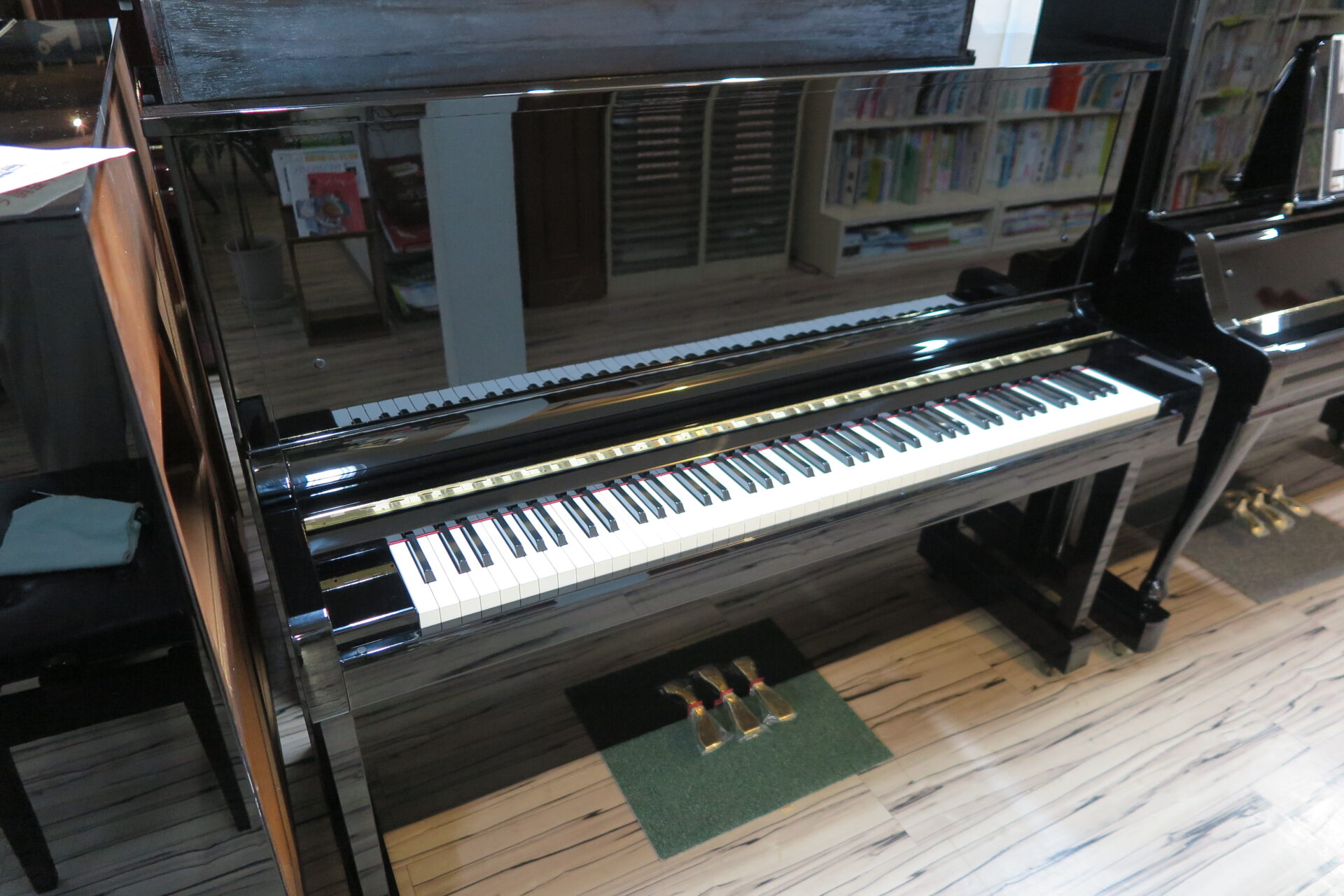 ヤマハ MC10Bl 入荷しました