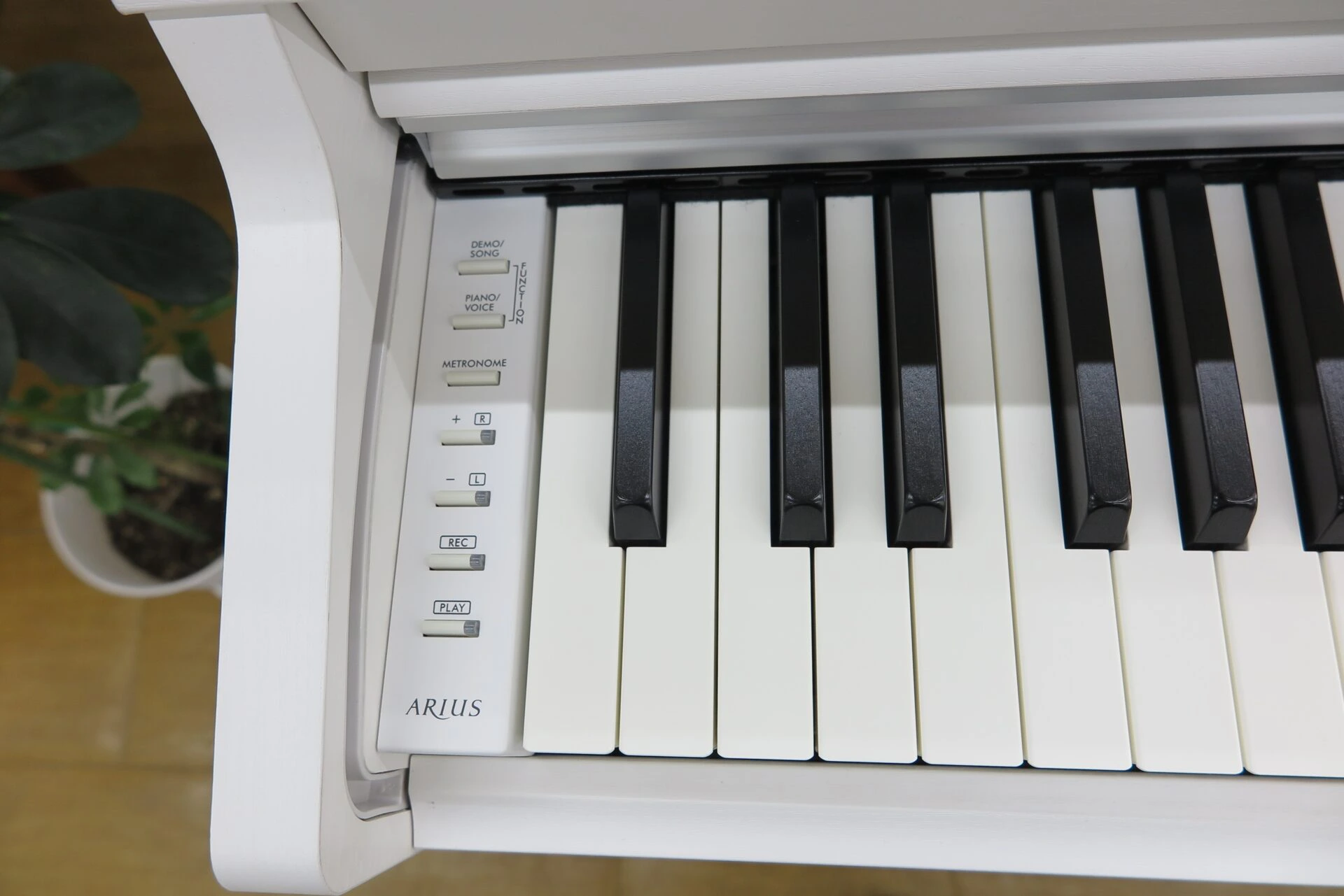 【直接お渡し限定】 YAMAHA ヤマハ 電子ピアノ YDP-165WH ヤマハ 電子ピアノ ARIUS（アリウス）｜YDP-165WH｜[通販