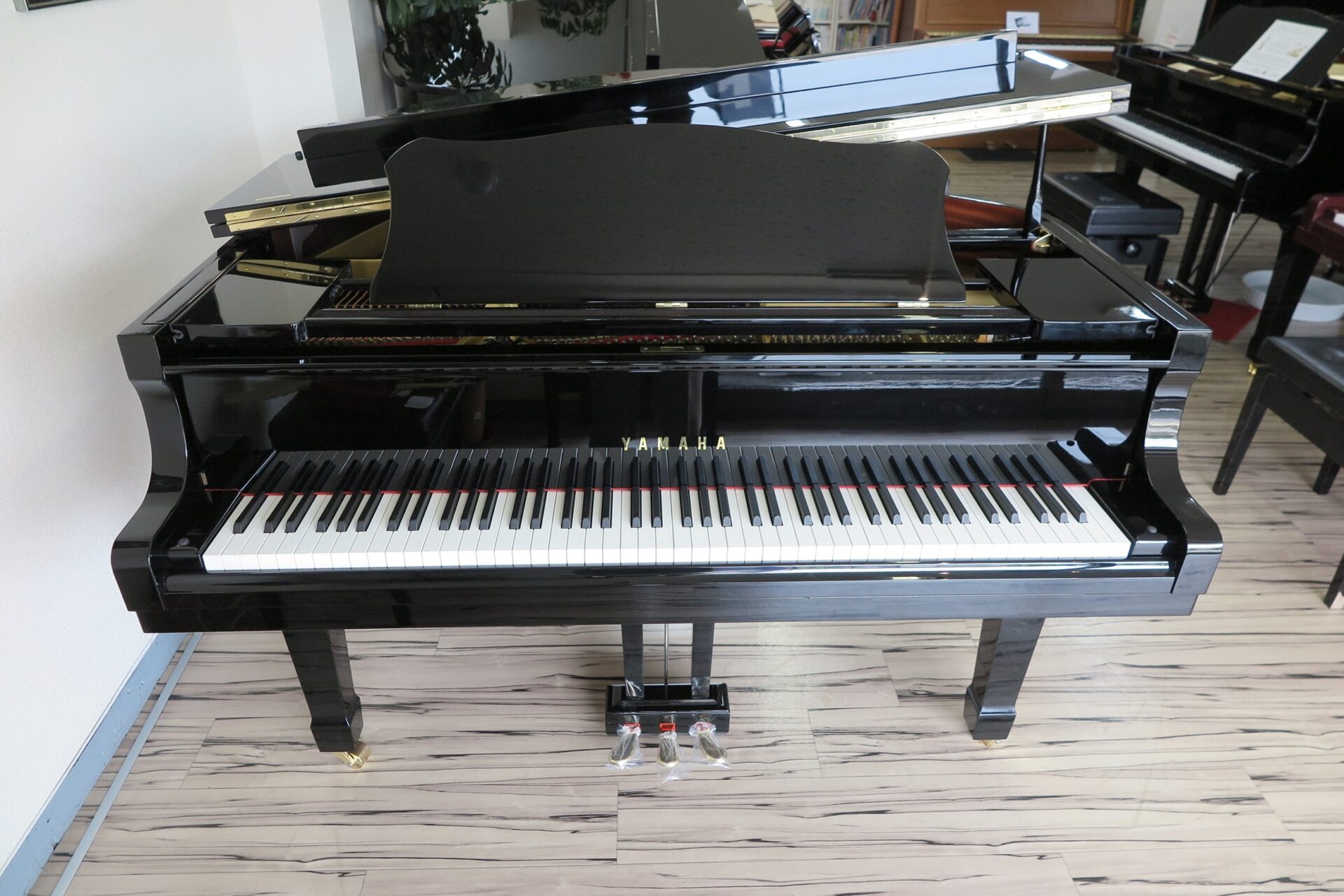 ヤマハグランド  G1B  入荷調整中