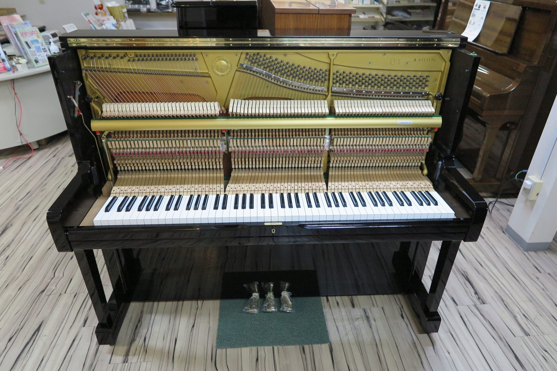 ヤマハ U1A  入荷調整中